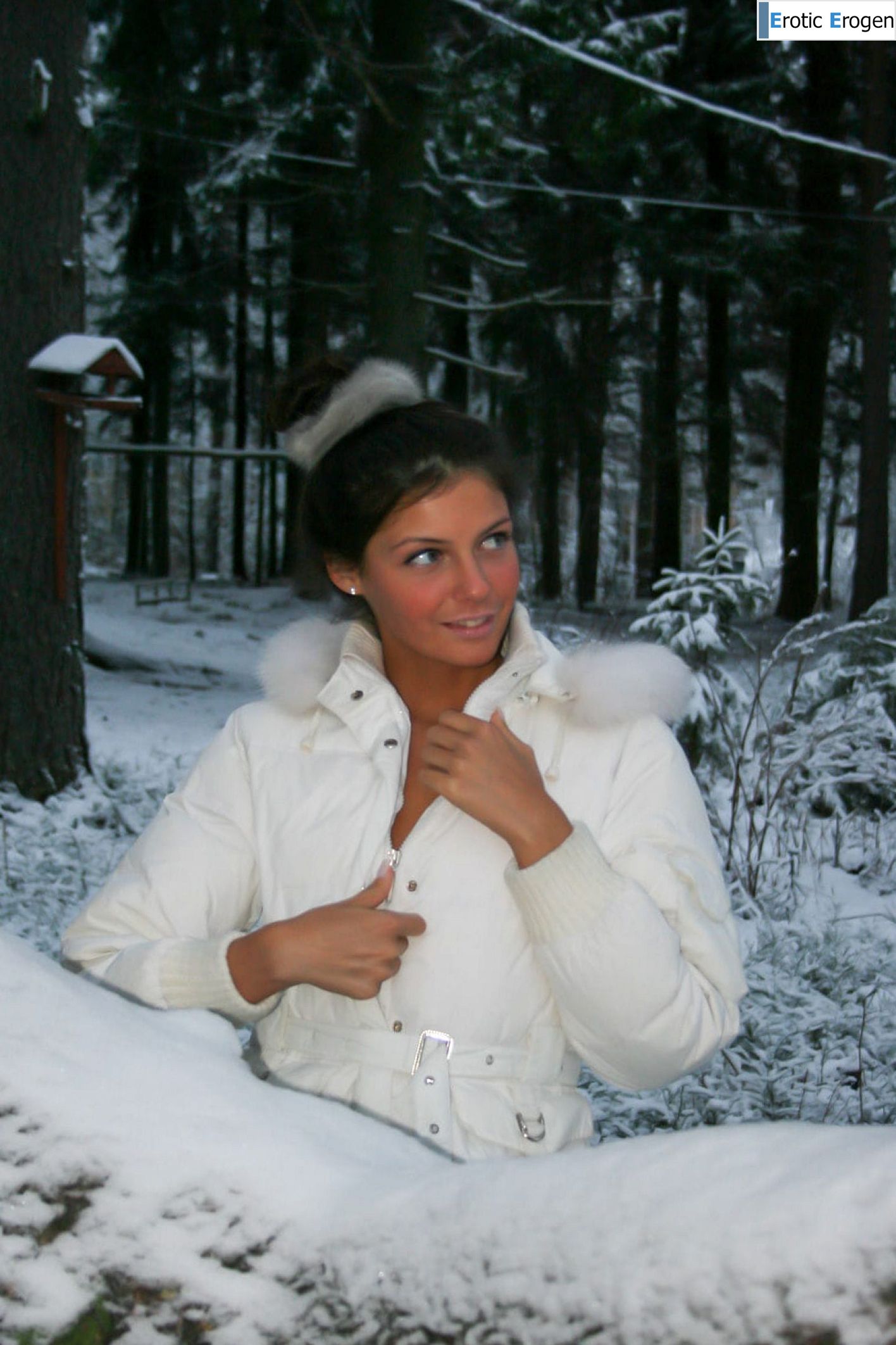 Isabella in Exhibitionist. Слайд 20