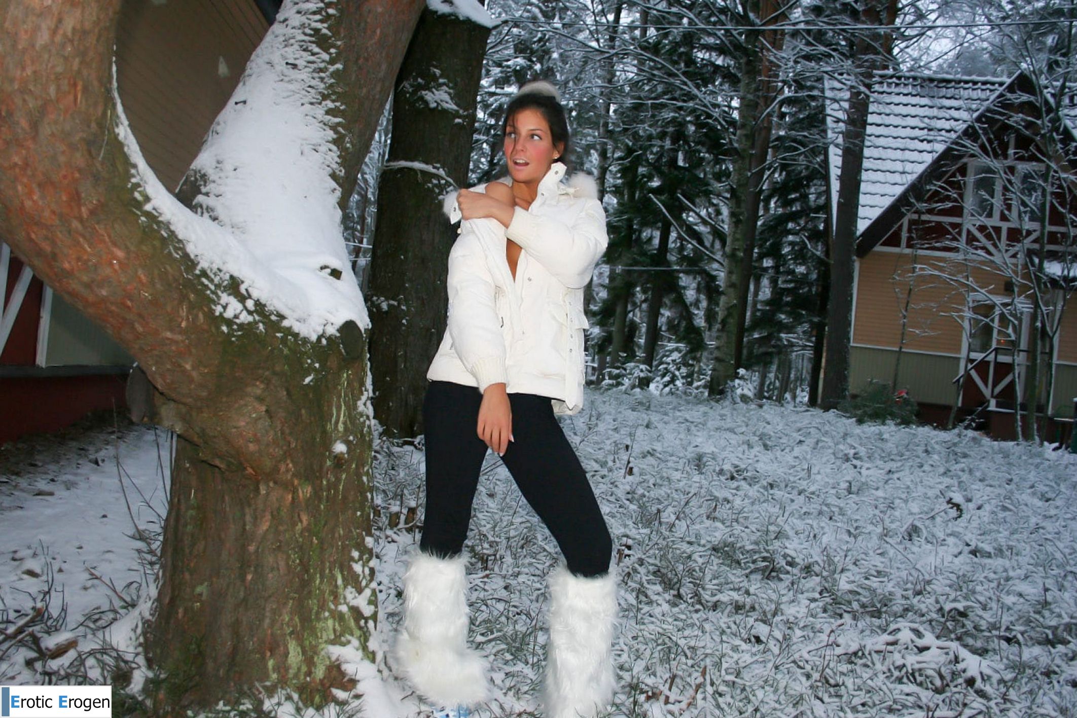 Isabella in Exhibitionist. Слайд 49