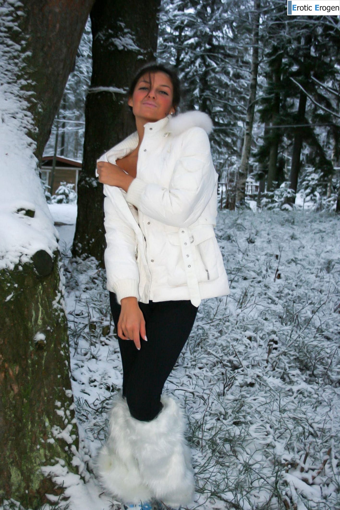 Isabella in Exhibitionist. Слайд 50