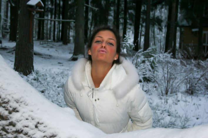 Isabella in Exhibitionist. Thumb 16