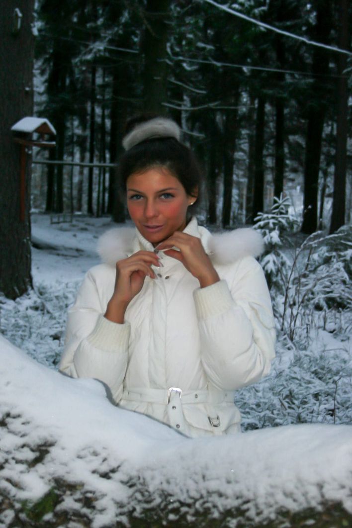 Isabella in Exhibitionist. Thumb 18