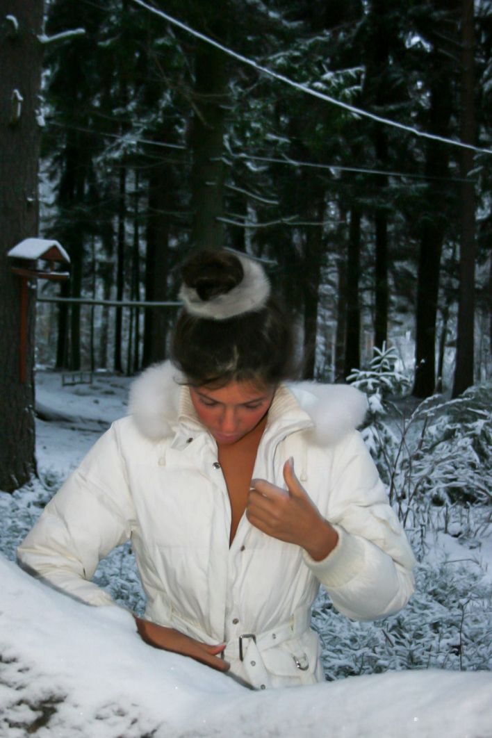 Isabella in Exhibitionist. Thumb 22