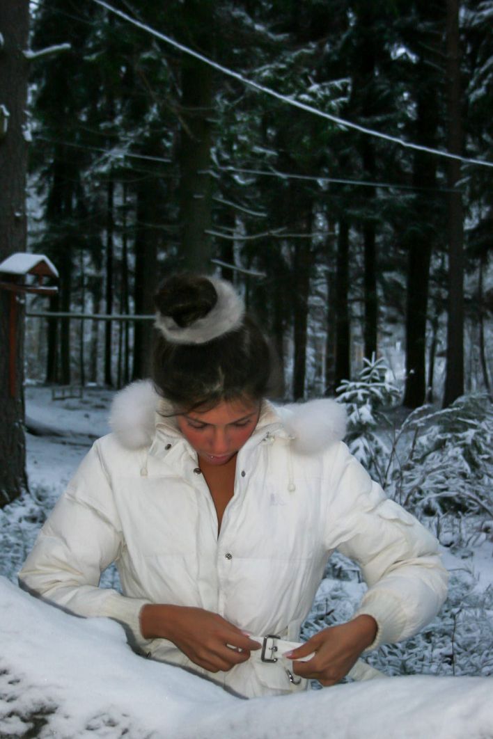 Isabella in Exhibitionist. Thumb 23