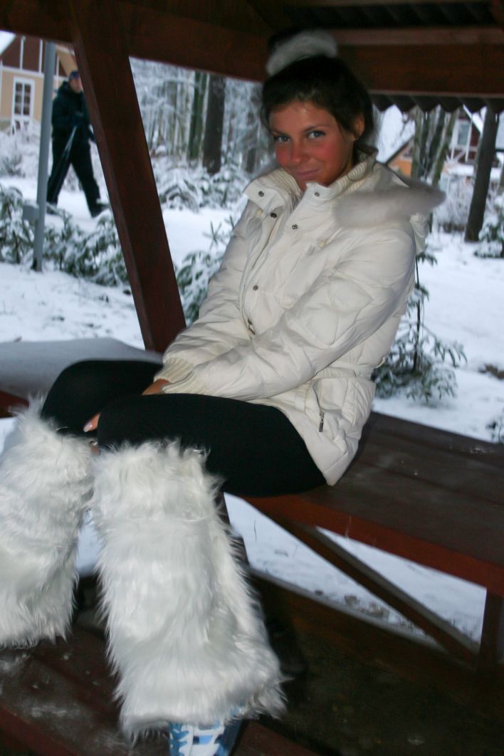 Isabella in Exhibitionist. Thumb 3