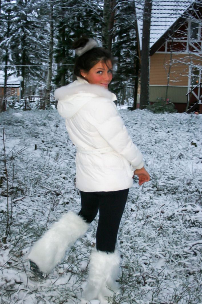 Isabella in Exhibitionist. Thumb 46