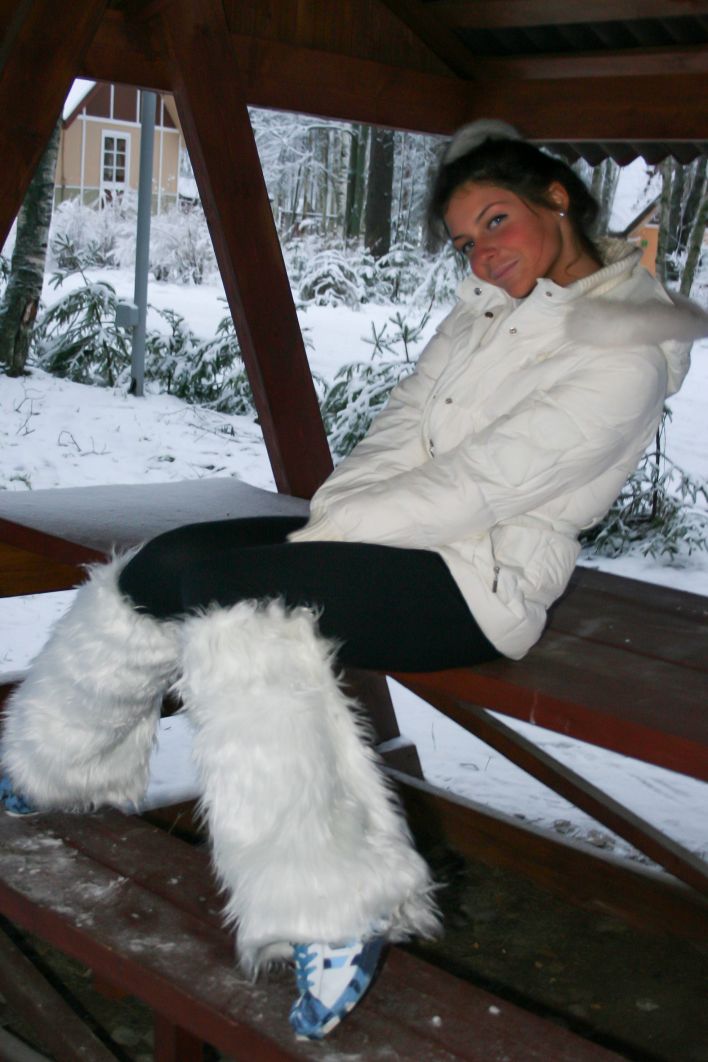 Isabella in Exhibitionist. Thumb 6