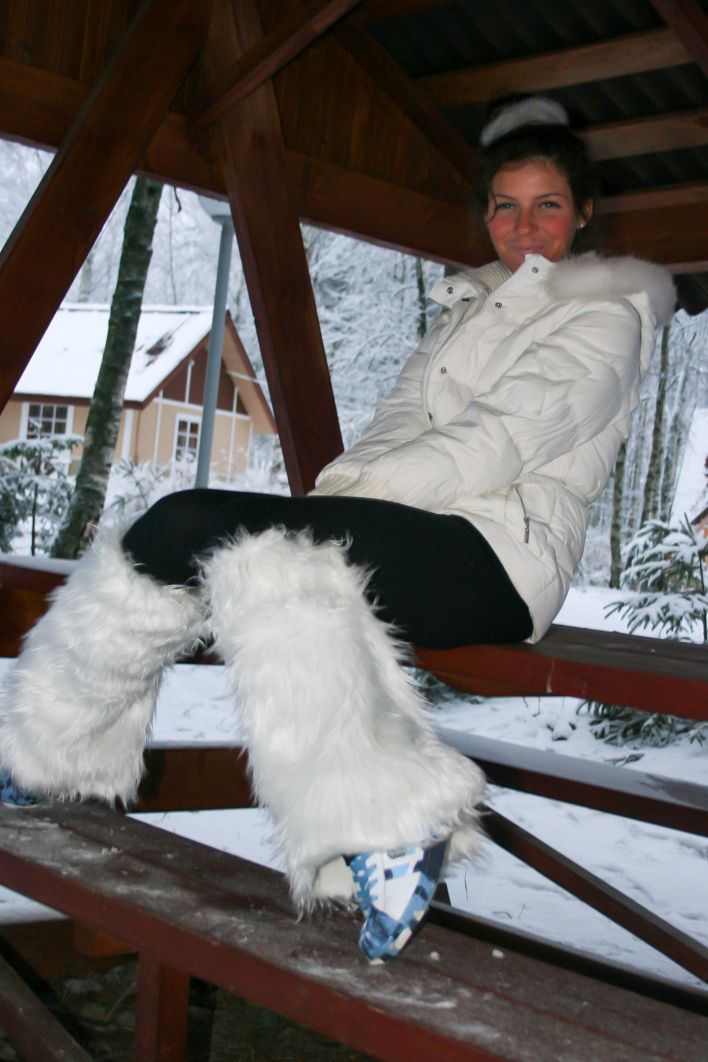 Isabella in Exhibitionist. Thumb 8