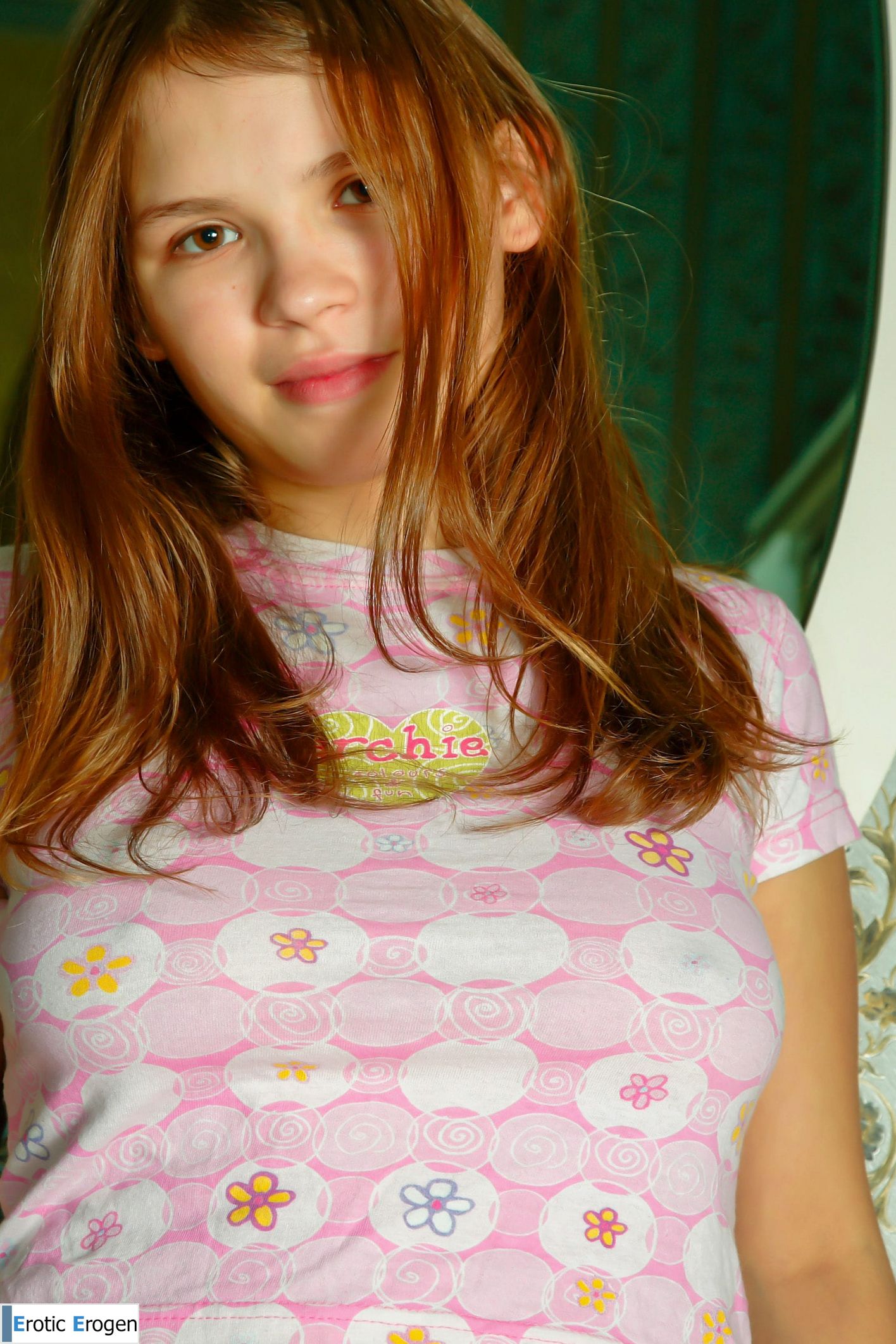 Aurora C in Fantastic Girl. Слайд 3