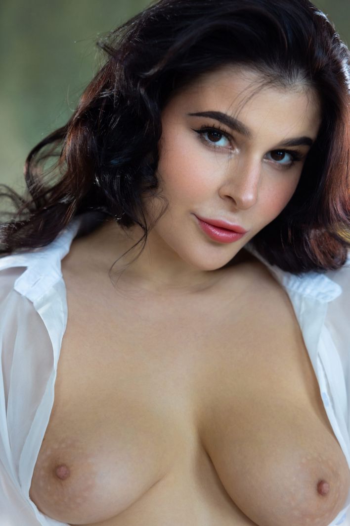 Pandora Red in Magnetic. Thumb 10