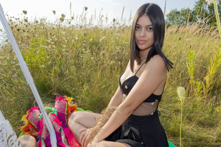 Gia Rosse in Miracle Mirror. Thumb 12