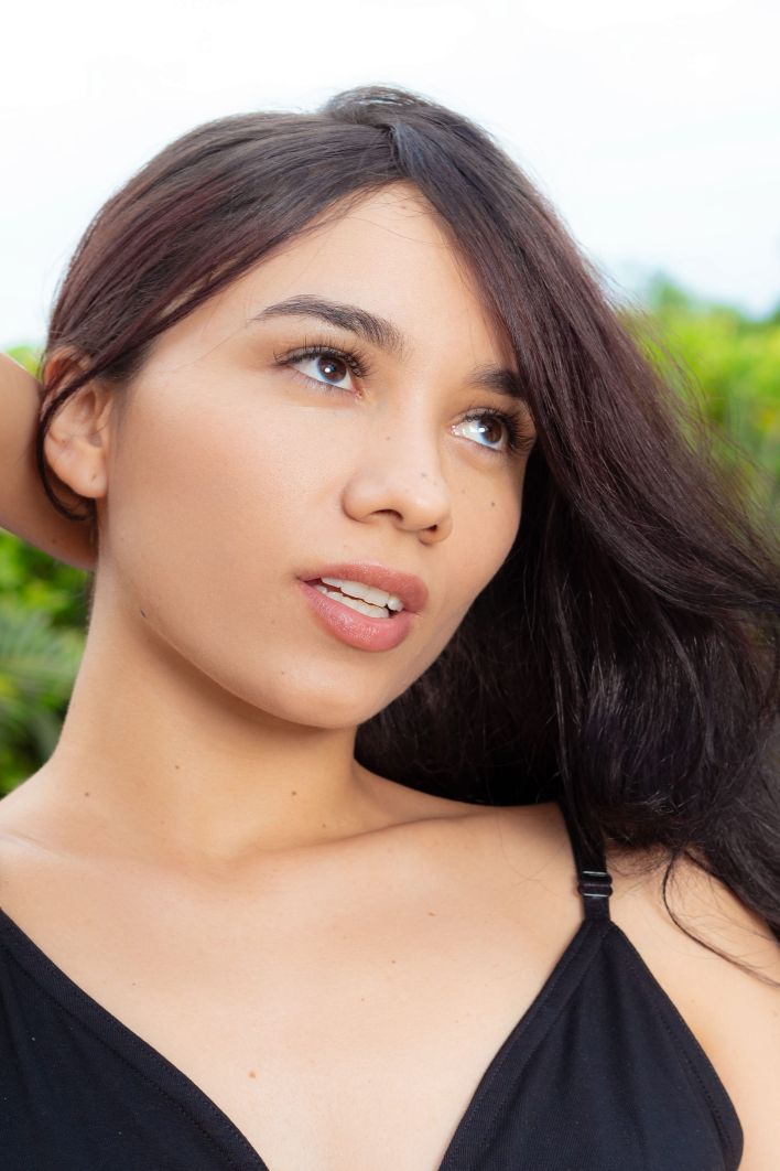 Nathaly in Jacuzzi Play. Thumb 8