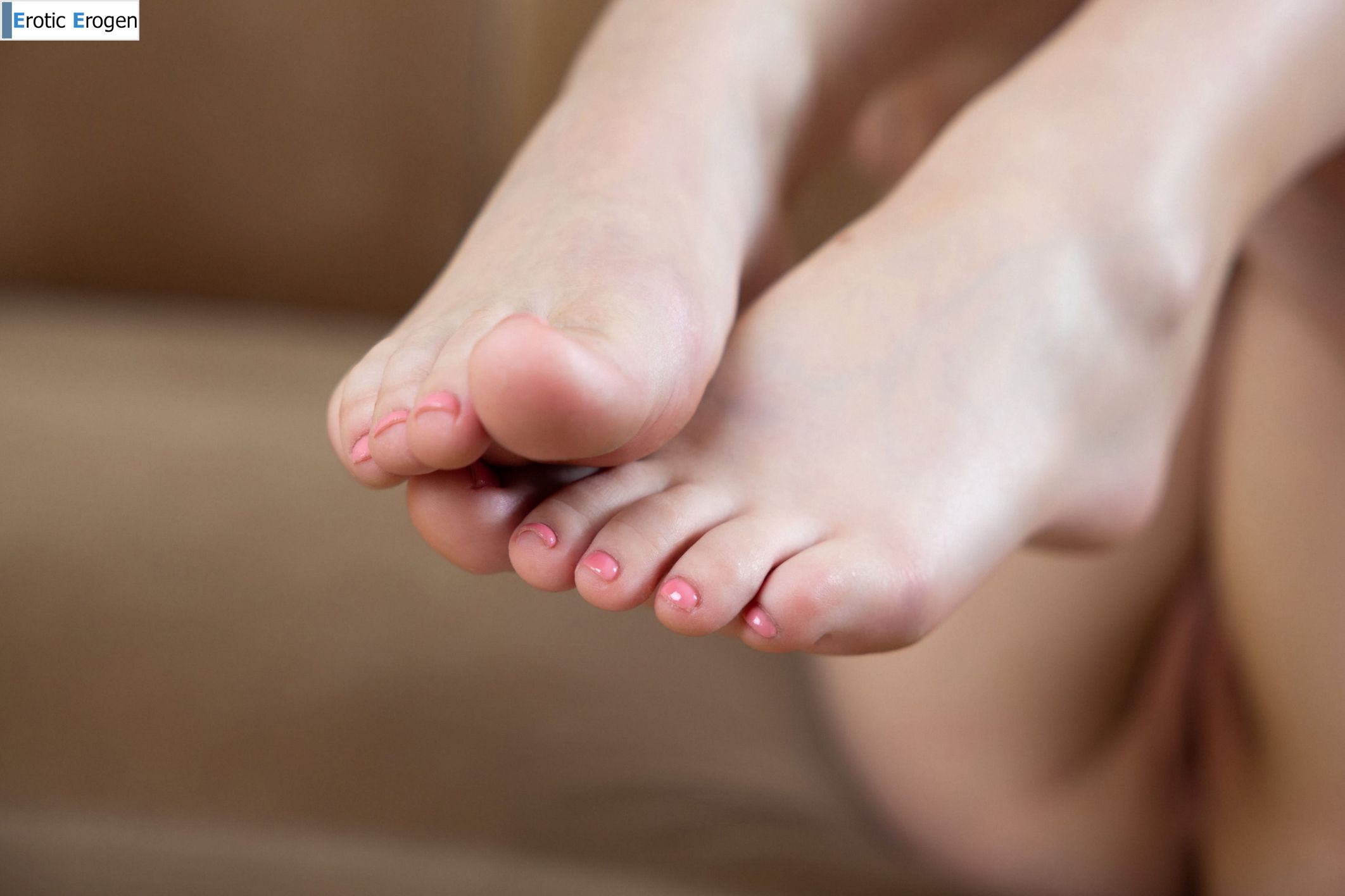 Kira Rami in Velvet Paisley. Slide 31