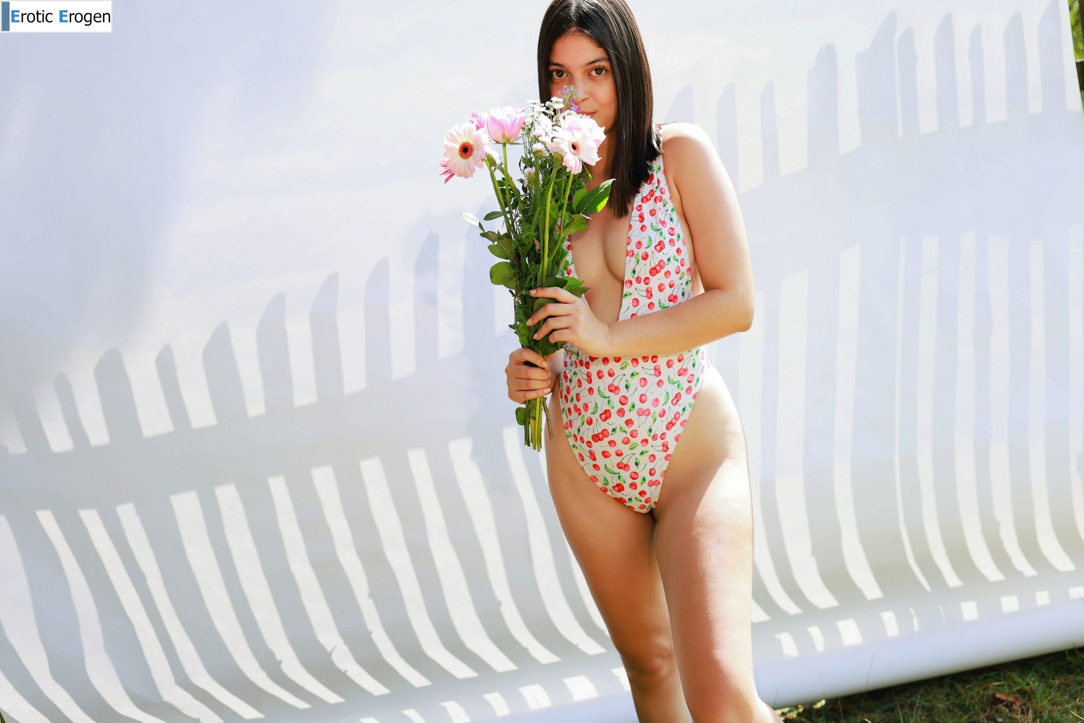 Gia Rosse in Outdoor Studio. Slide 7