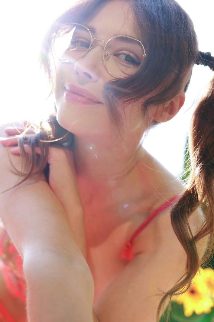 Milla in Summer Relaxing. Thumb 3