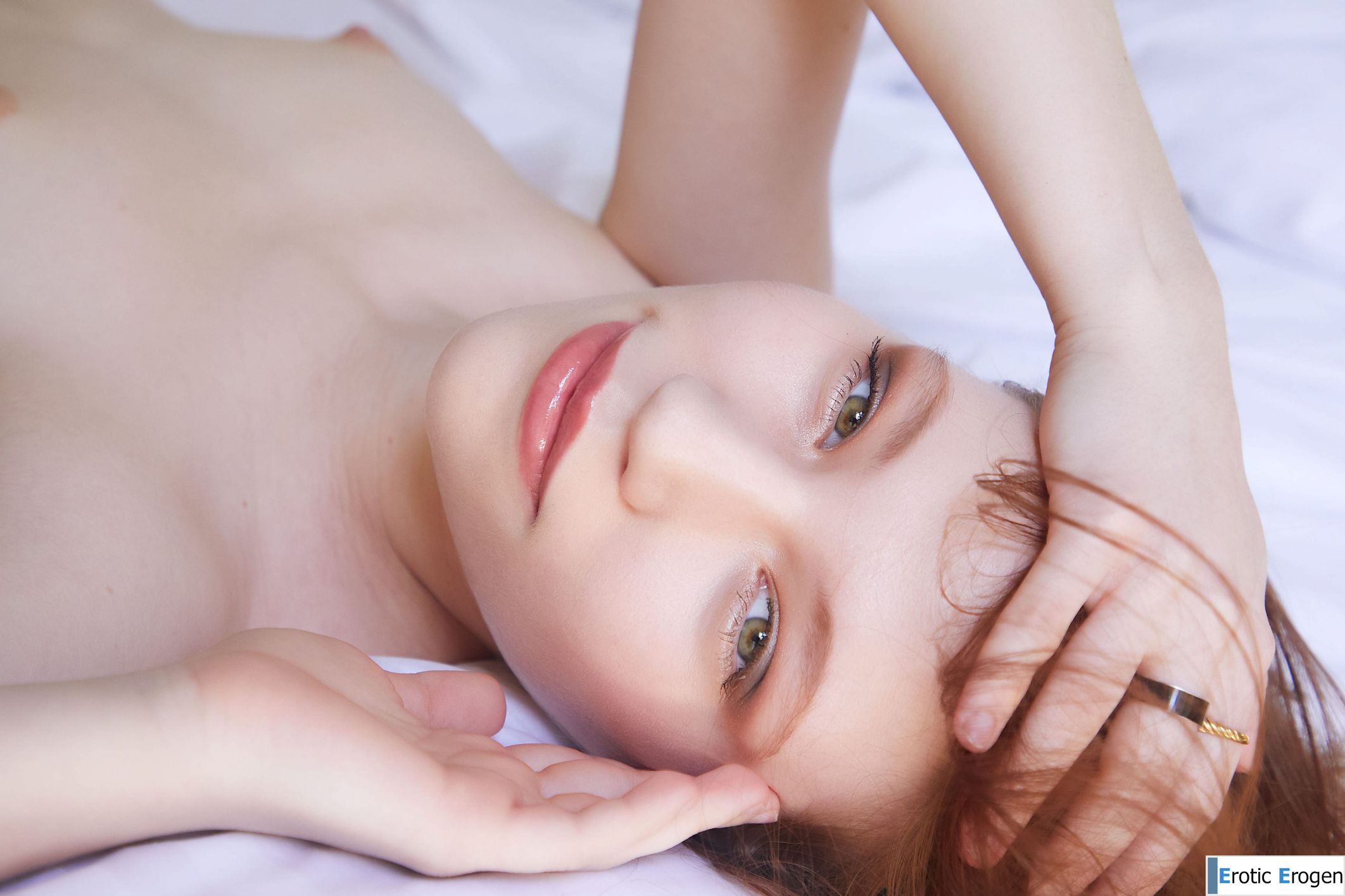 Maya Sinn in Soft Hues. Slide 28