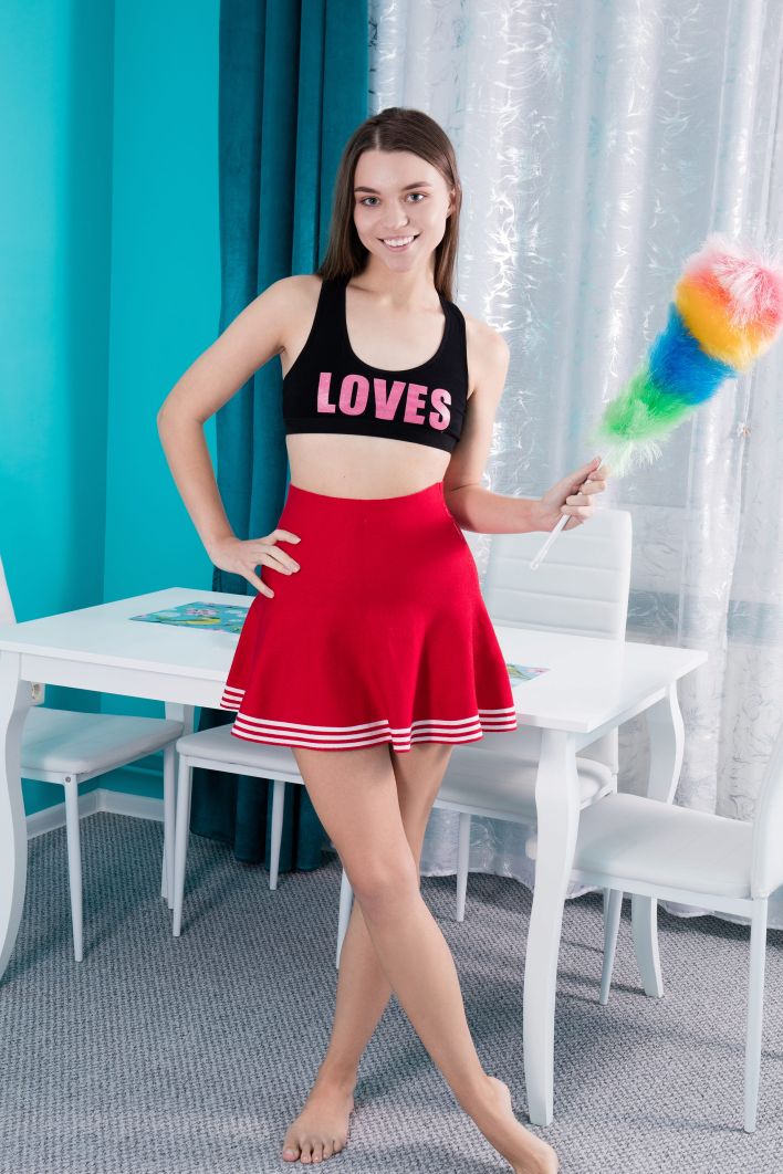 Agnia Mo in Housework. Thumb 6