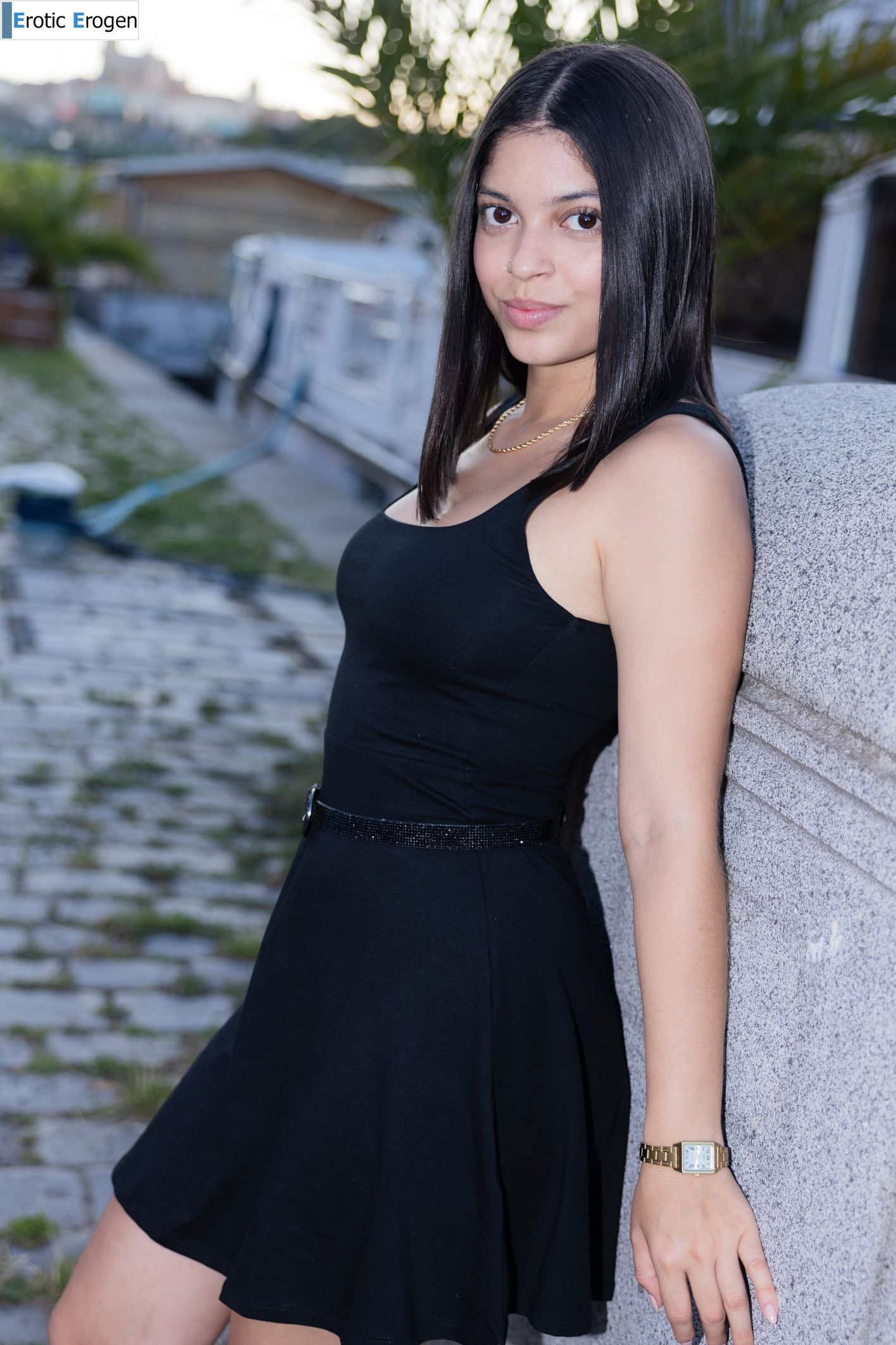 Gia Rosse in First Walk. Слайд 2