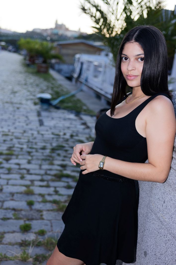 Gia Rosse in First Walk. Thumb 1