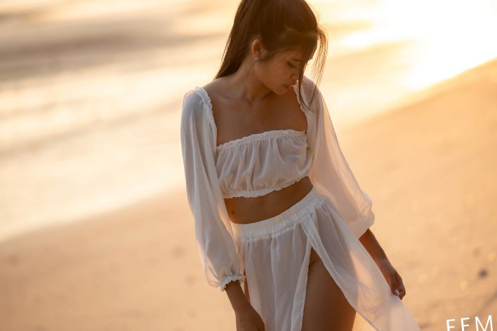 Bua in Sunset Sea. Thumb 10