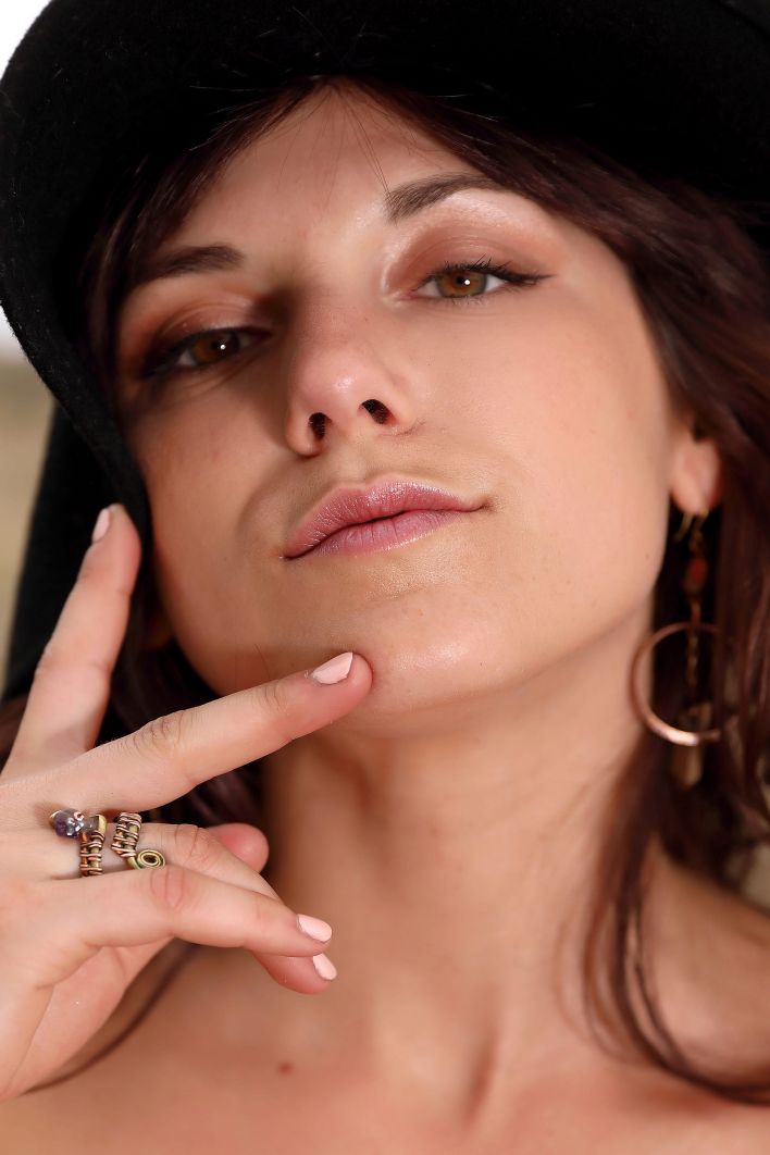 Elena Generi in Shoot Day Montage. Thumb 40