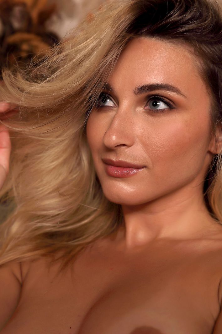 Cara Mell in Shoot Day Montage. Thumb 19