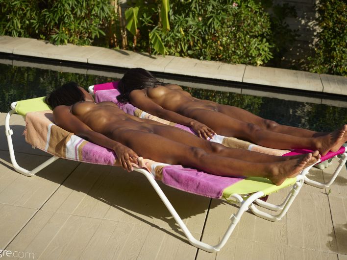 Alexandra And Ombeline in Poolside. Thumb 19