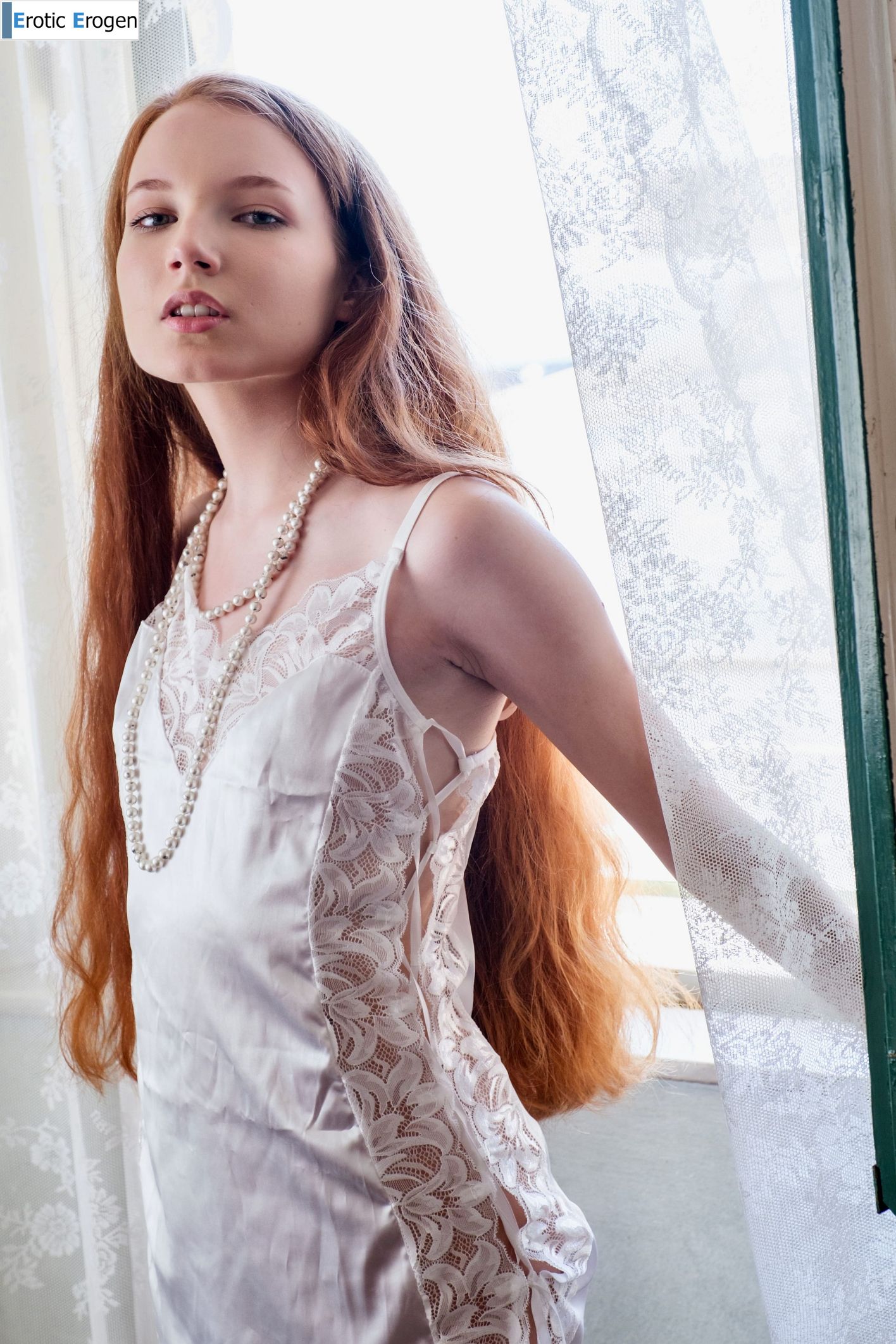 Lola Jolie in Glorious Mane. Slide 4