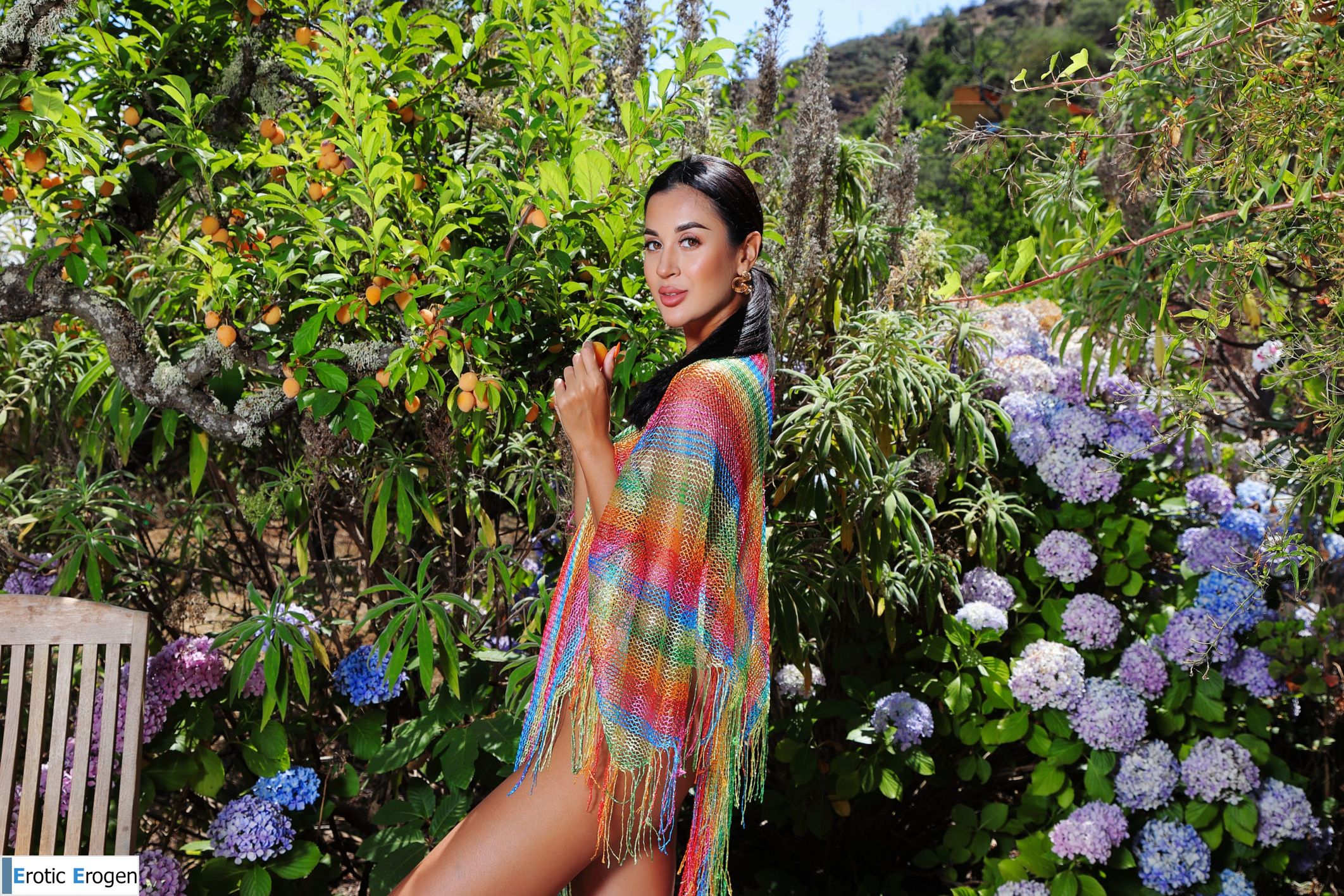 Victoria Mur in Tropical Garden. Slide 2