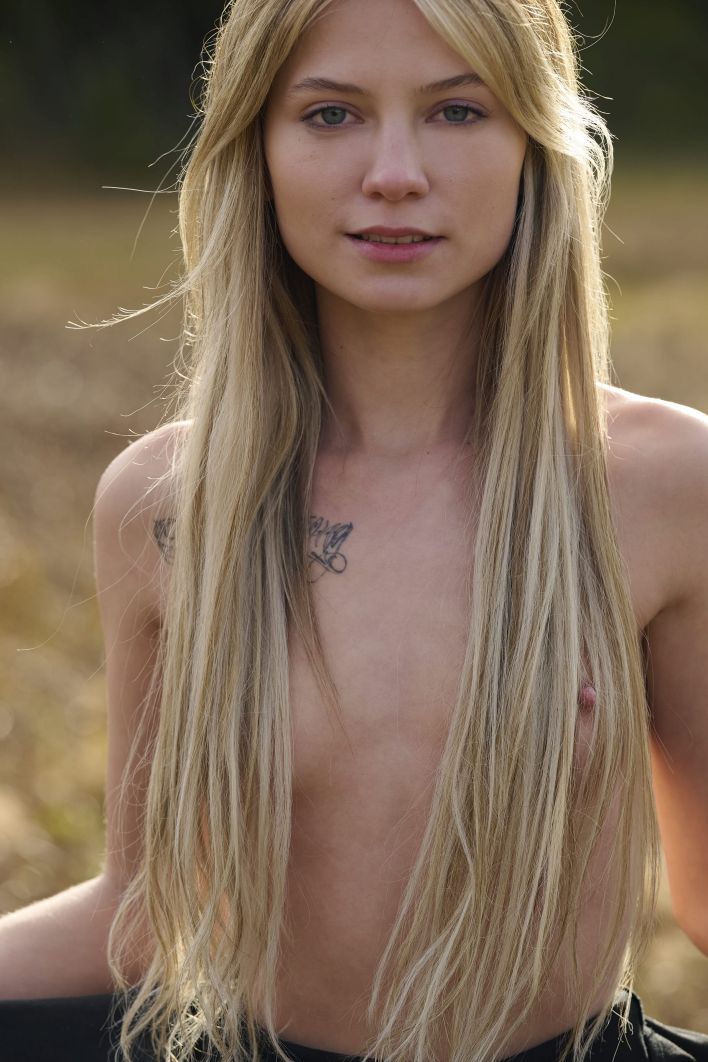 Molli in Naked Outdoors. Thumb 8